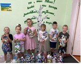 Жители десяти районов края собрали более тонны пластиковых крышек