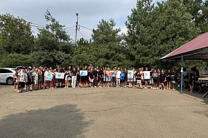 Экомероприятие «Мы за чистый Курганинск» прошло в лагере творческой смены «Навстречу друг другу»!